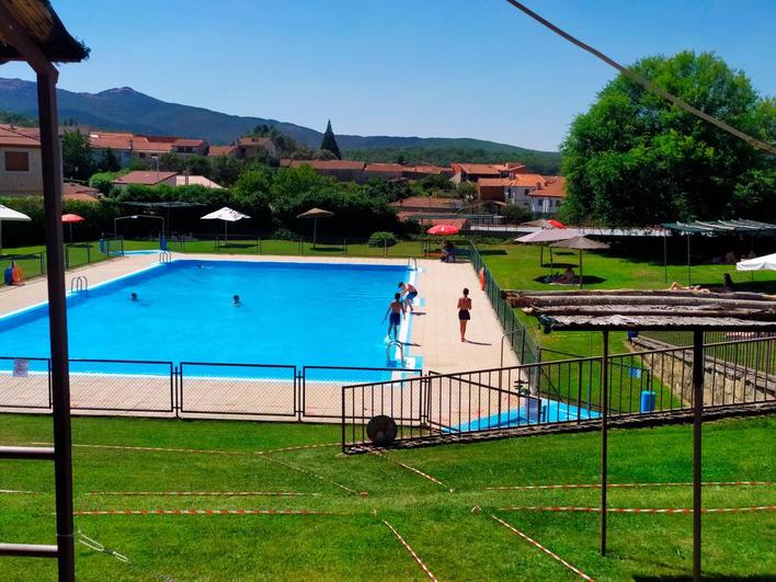 Vista de la piscina de Linares durante esta temporada.