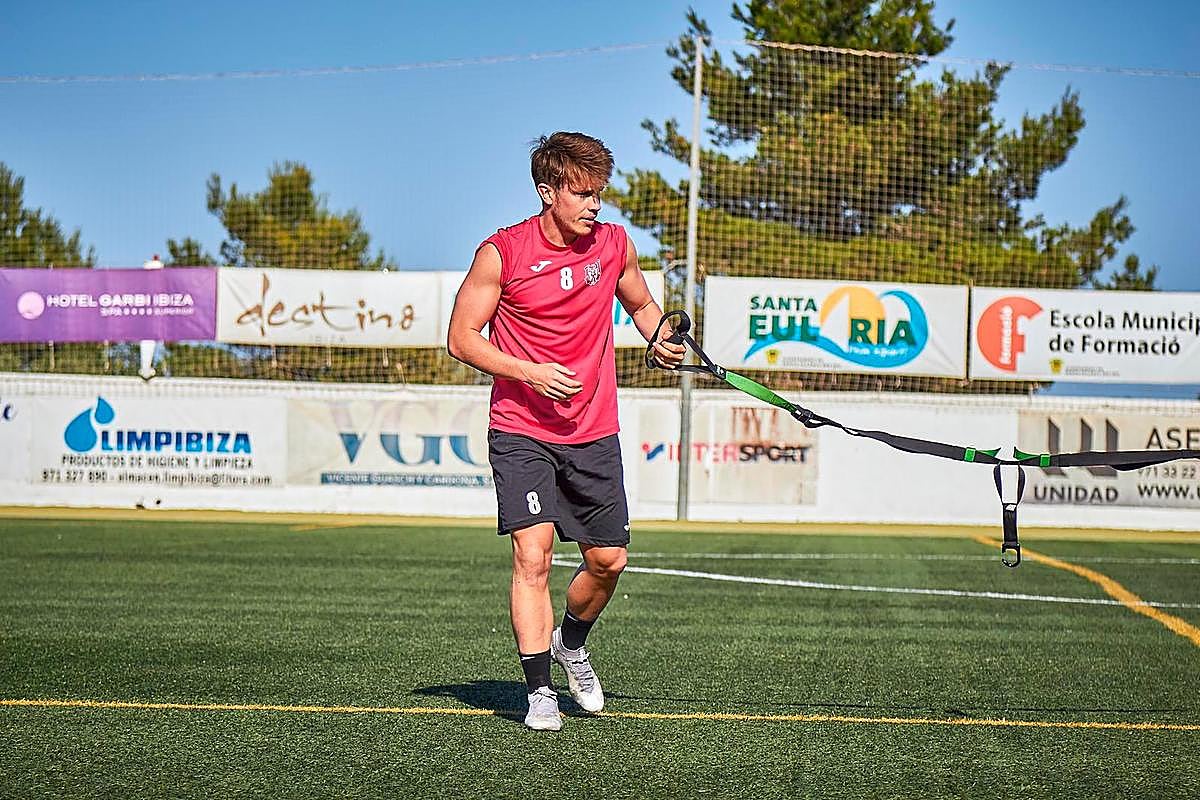 Carlos Cristeto preparando el playoff de ascenso a Segunda División.