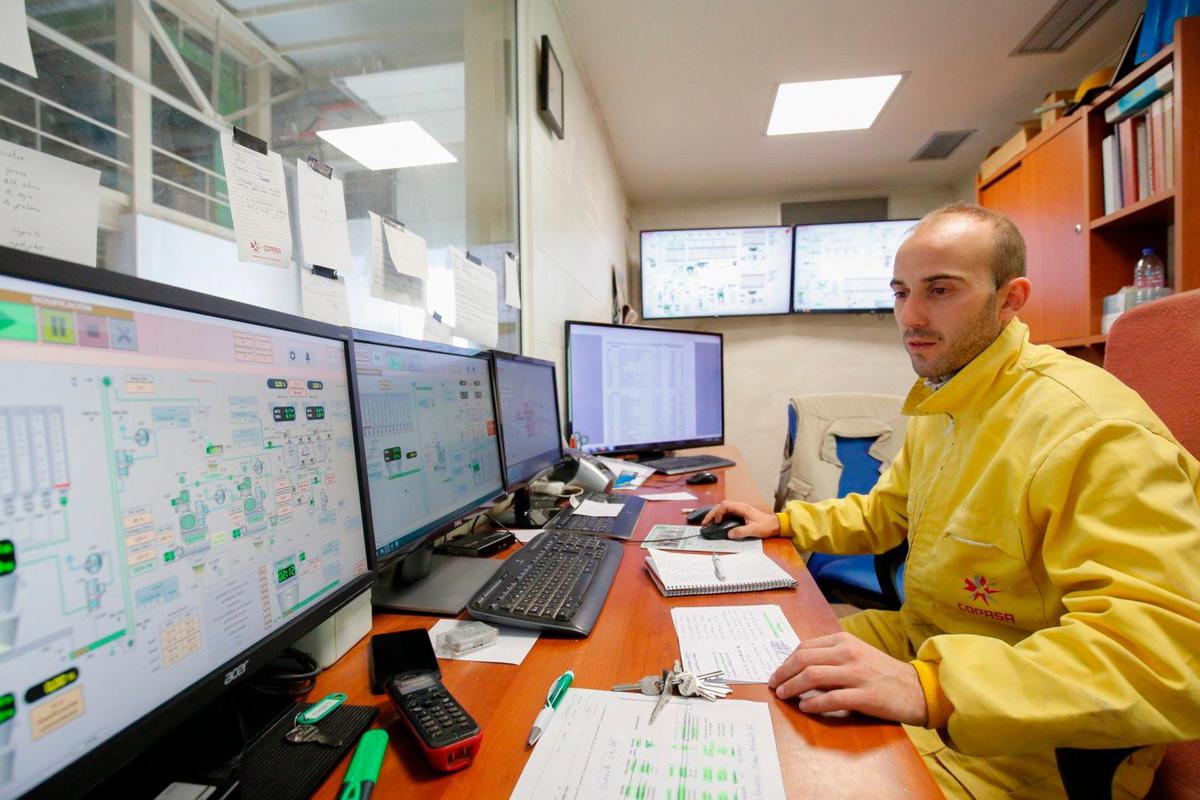 Sala de control de la fábrica de piensos de Copasa