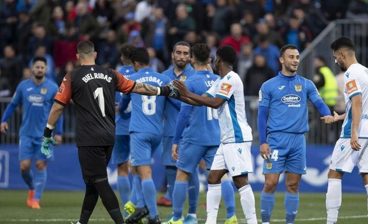 Los jugadores del Fuenlabrada durante un choque de la pasada Segunda División.