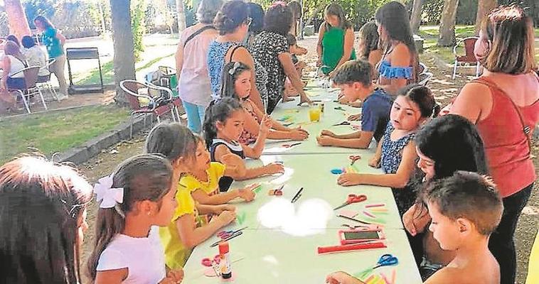 Taller infantil de manualidades en la localidad.