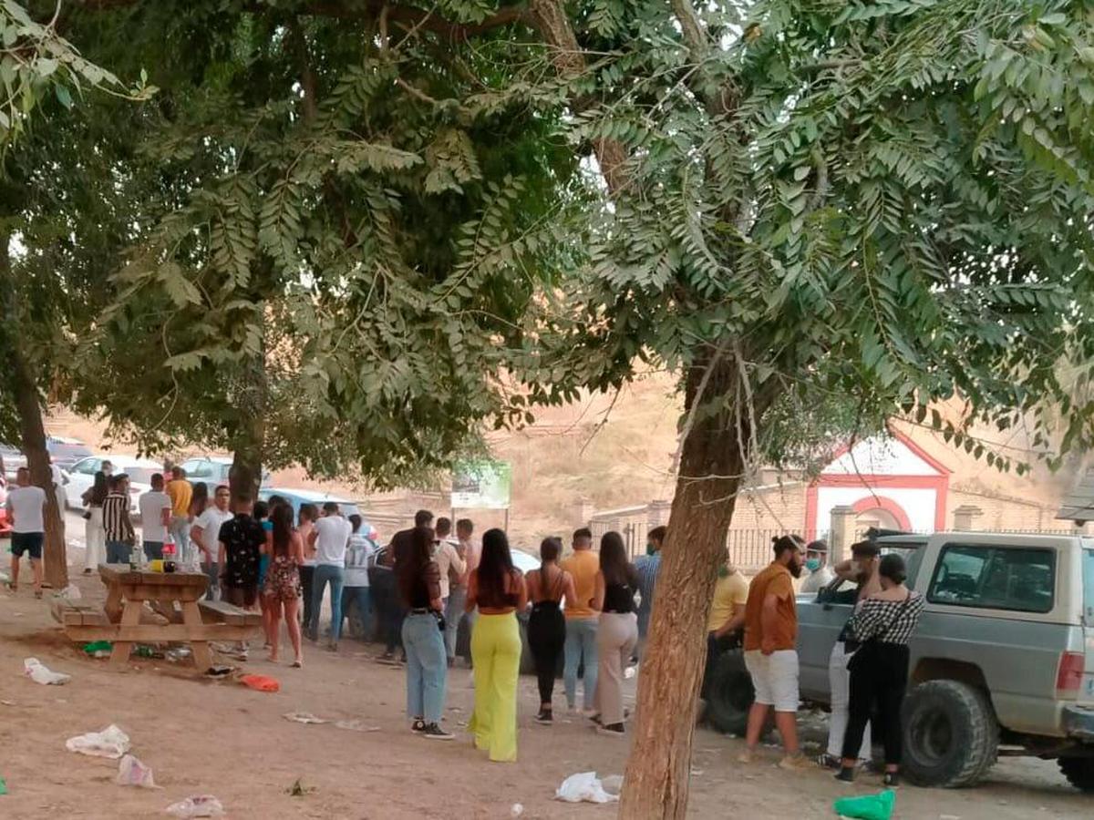 Imagen de un botellón recientemente en la provincia de Huelva.