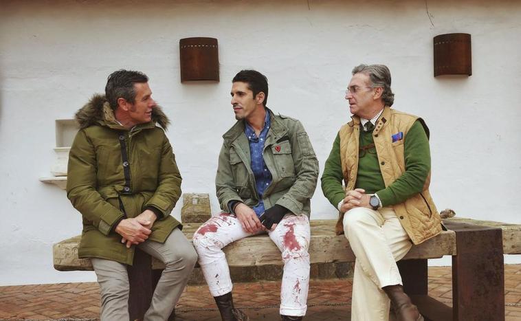 Joaquín Ramos (izquierda) junto a Joselito y Talavante, del que era actualmente apoderado.