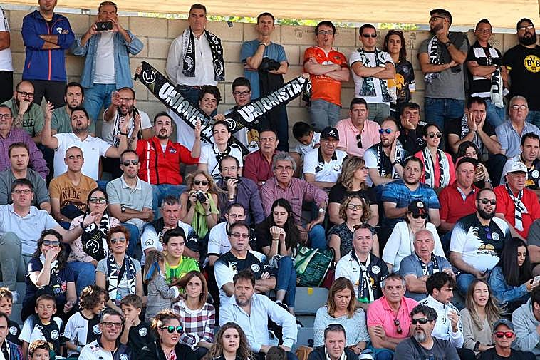 Aficionados del Unionistas en Las Pistas.