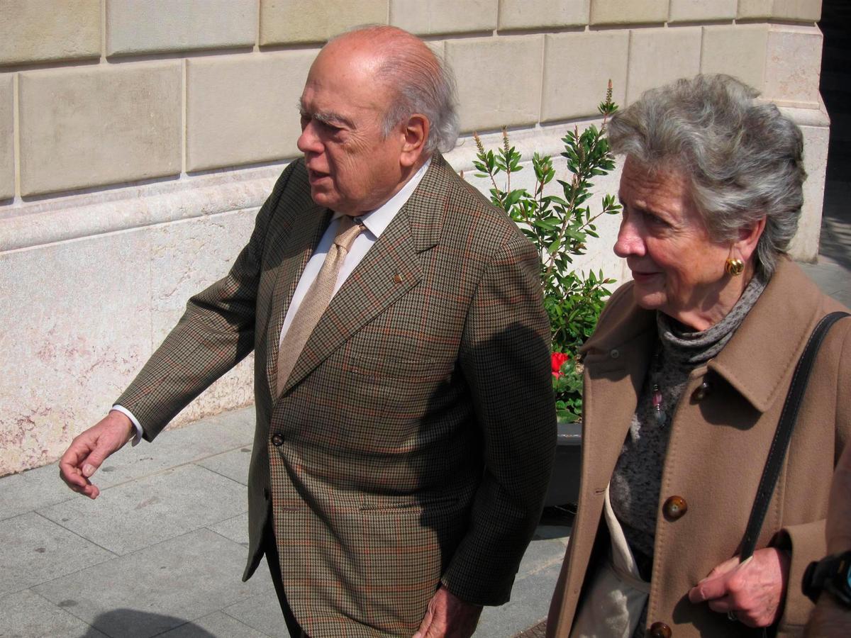 Marta Ferrusola junto a su marido Jordi Pujol