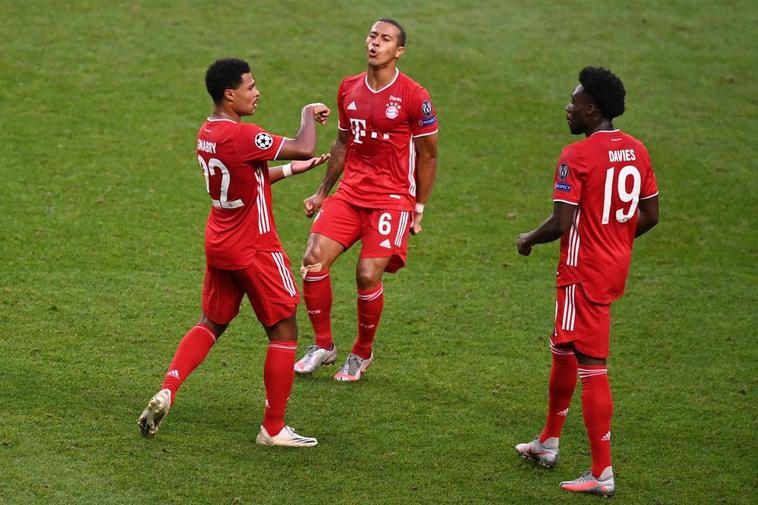 Gnabry celebra el primer tanto del Bayern en semifinales.