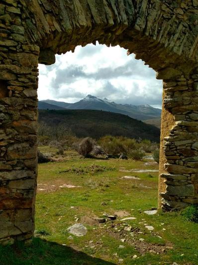 La Alberca es uno de los pueblos más bonitos de España por su impresionante patrimonio artístico y natural.