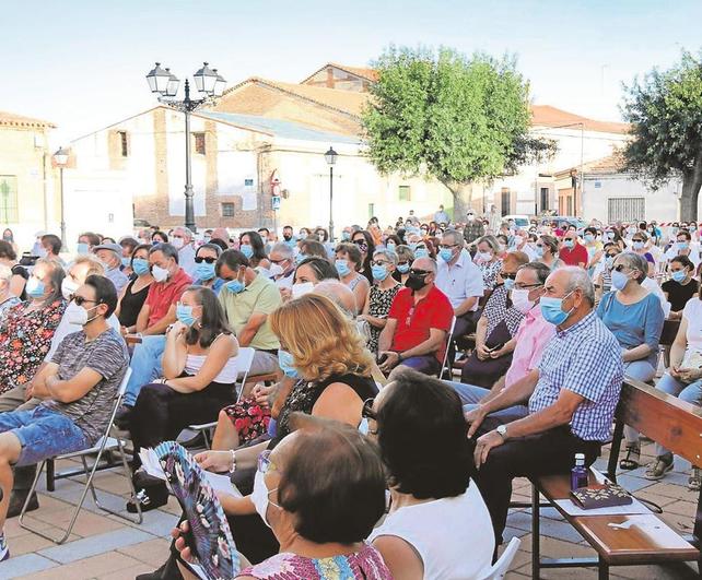 Acto en memoria de los fallecidos en el confinamiento del día 8.