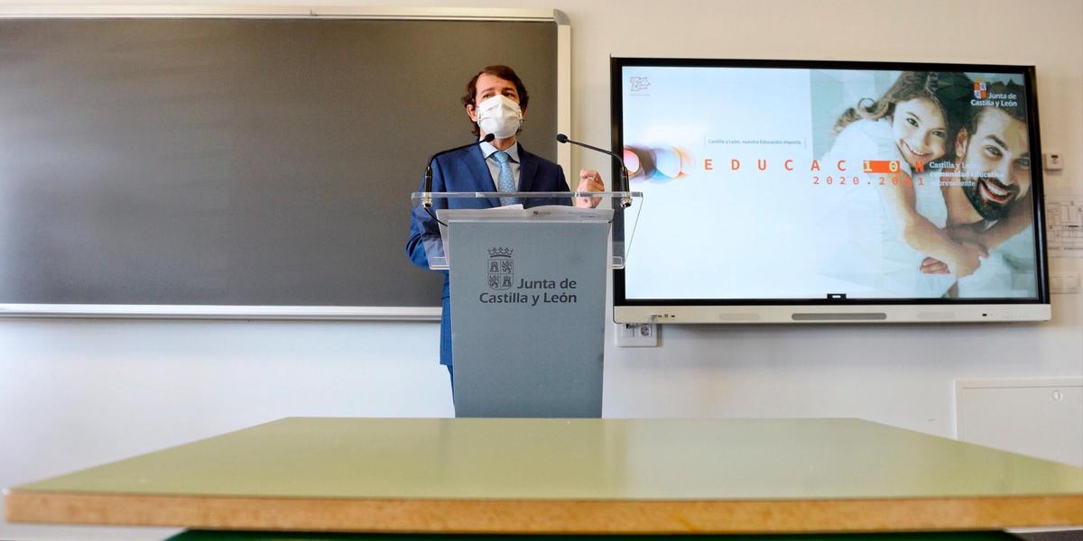 Alfonso Fernández Mañueco, durante la rueda de prensa.