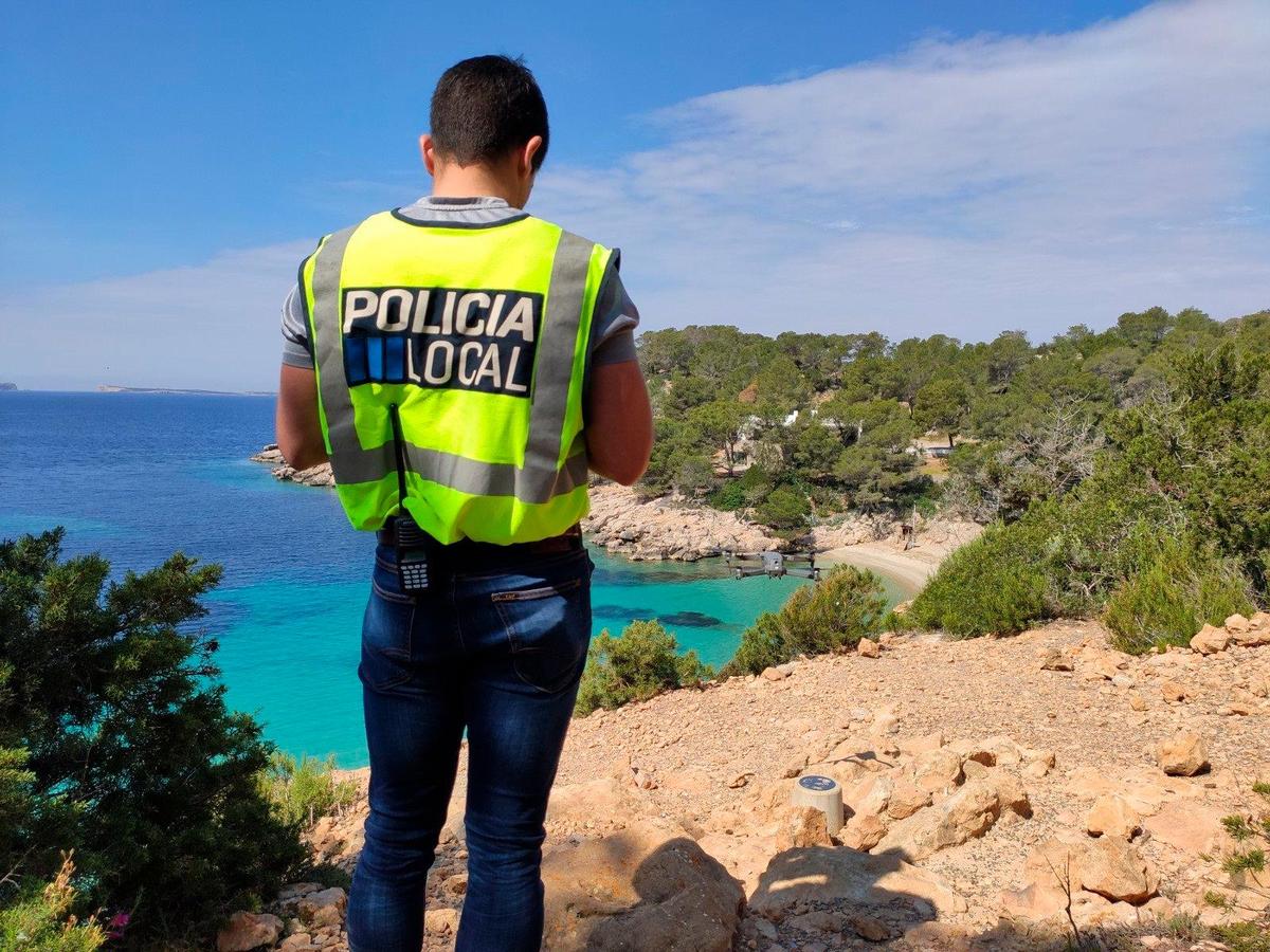La Policía Local de Ibiza identificó a los participantes de la fiesta.