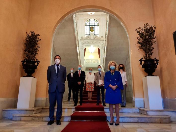 Verónica Casado, en su visita al Ayuntamiento de Salamanca.