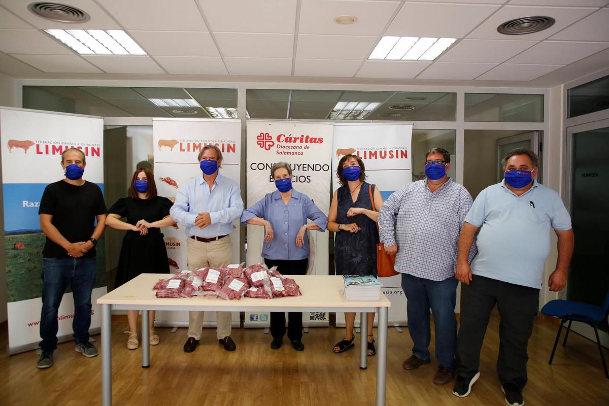 La Federación Nacional de Limusín entregó la carne a Cáritas