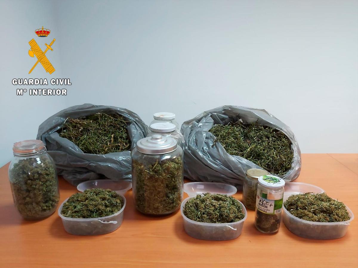 Marihuana incautada en Almendra.