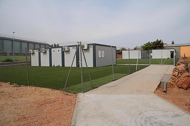 Las aulas prefabricadas del colegio de Aldeatejada