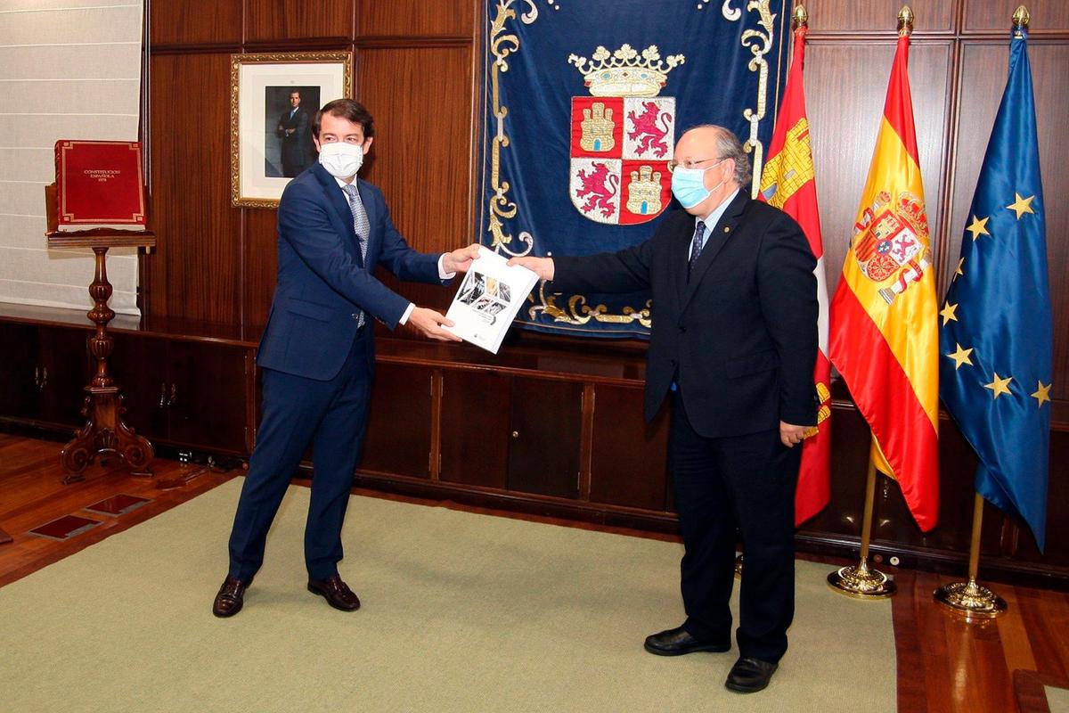 Encuentro de trabajo del presidente de la Junta de Castilla y León con el presidente del CES