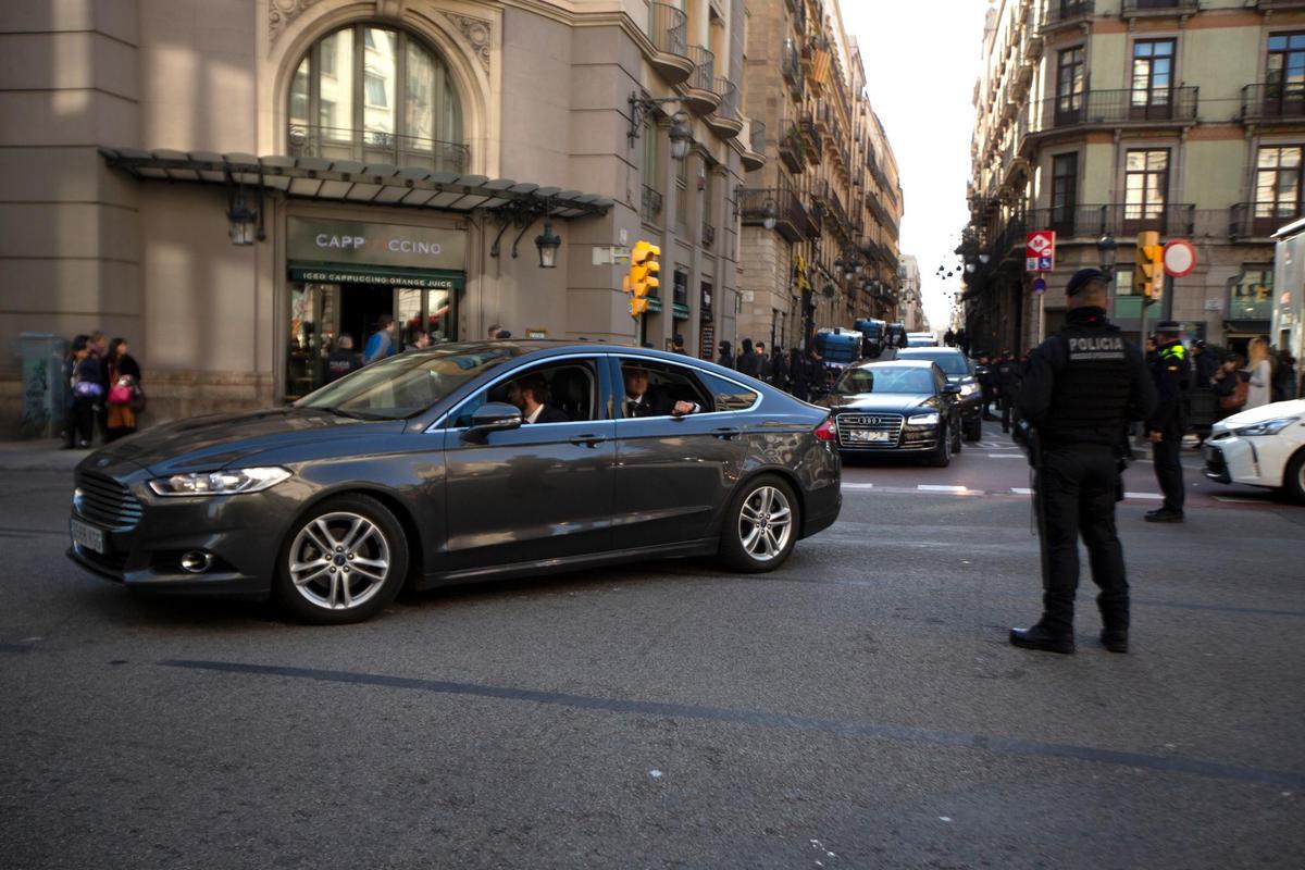 El coche oficial del presidente del Gobierno, Pedro Sánchez