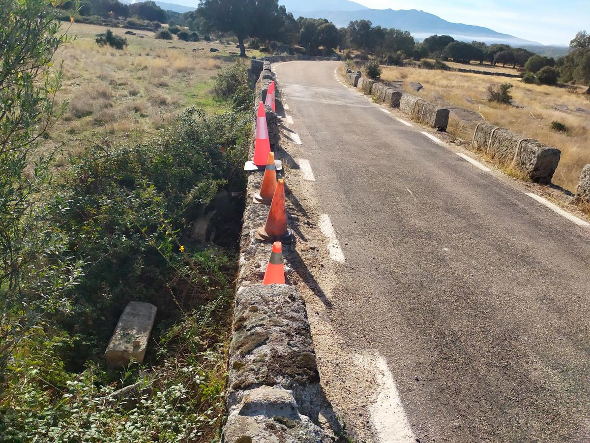 Estado en el que quedó el puente tras el derribo del muro.