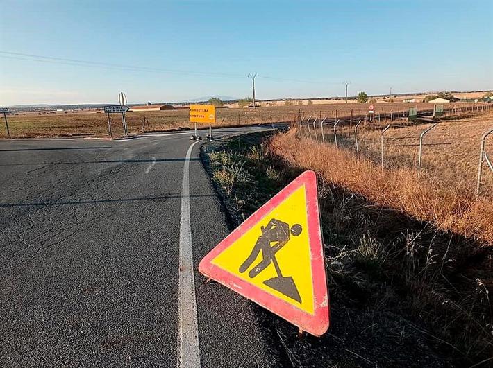 Arranca la renovación integral de la carretera de Anaya de Alba a Santa Inés