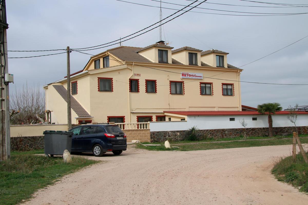 La Asociación tiene el centro en el término municipal de Pelabravo.