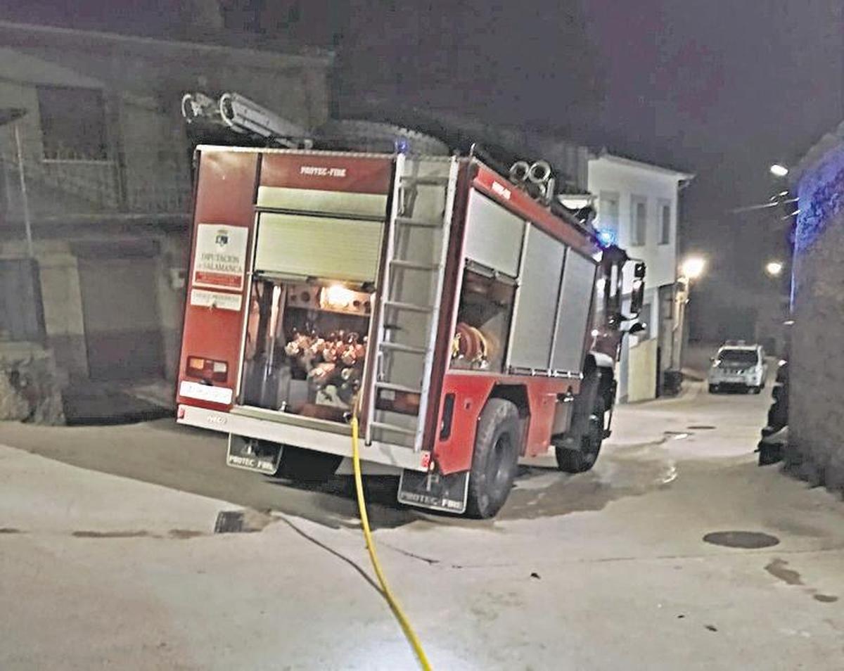 Incendio de madrugada en Valdelamatanza sin heridos