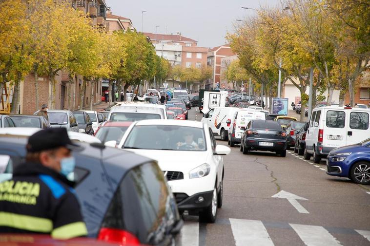 Los hosteleros alzan la voz y los cláxones por las calles de Salamanca