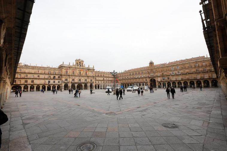 La Plaza Mayor vacía de hostelería.