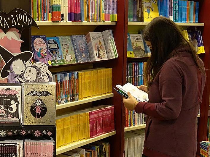 Santos Ochoa abre su tercera librería en Salamanca para seguir