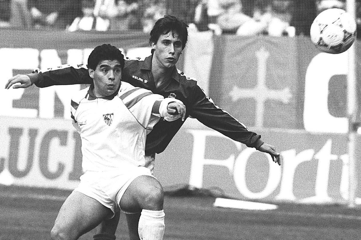 Maradona y Luis Manuel en un Oviedo-Sevilla que vio Hernán Pérez. | REAL OVIEDO