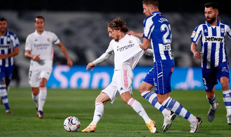 Nuevo ridículo del Real Madrid ante el Alavés (1-2)