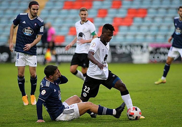 Imagen del choque entre el Salamanca UDS y el Celta B.