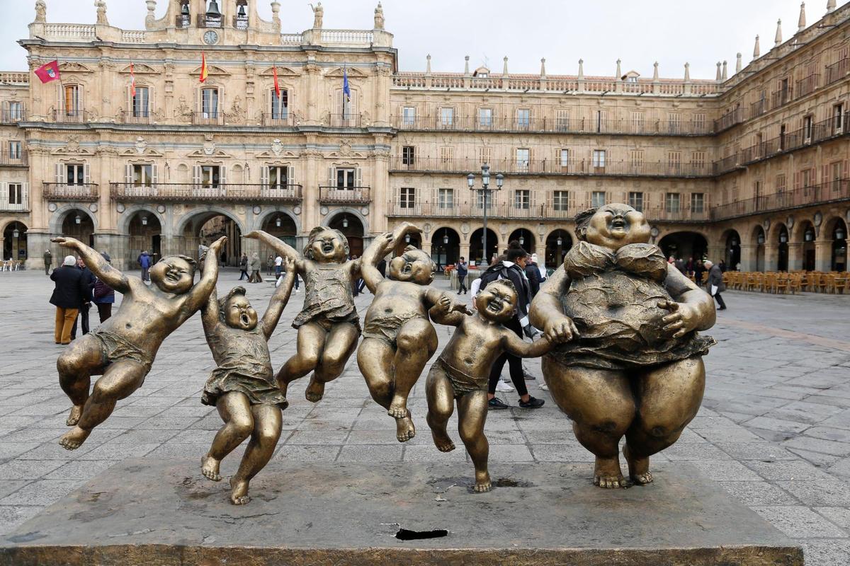 Escultura de Xu Hongfei en la Plaza Mayor el pasado mes de febrero.