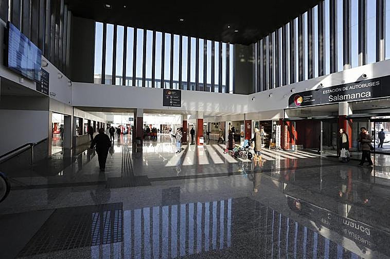 El vestíbulo de la estación de autobuses de Salamanca.
