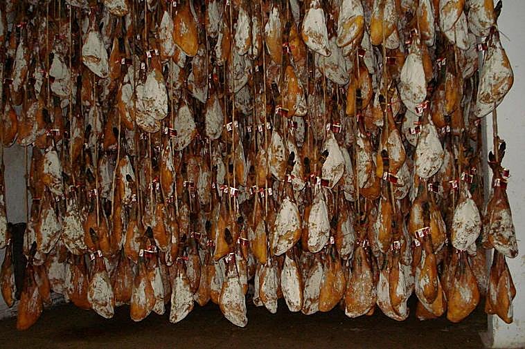 Jamones ibéricos de Guijuelo.