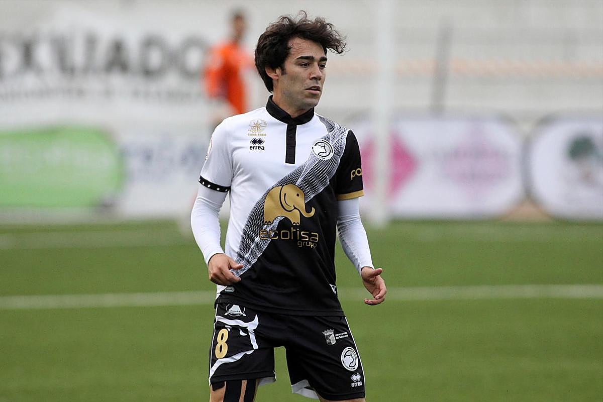 Javi Navas, capitán del Unionistas.