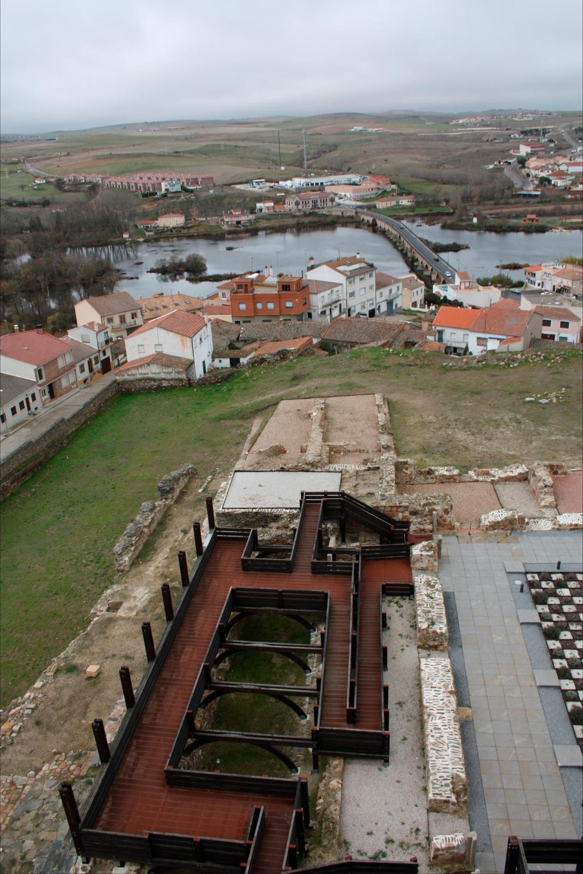 Restos arqueológicos de lo que un día fue el Castillo.