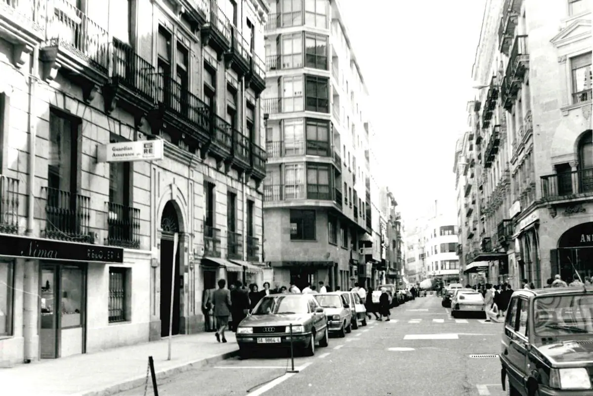La calle Toro antes de la peatonalización.