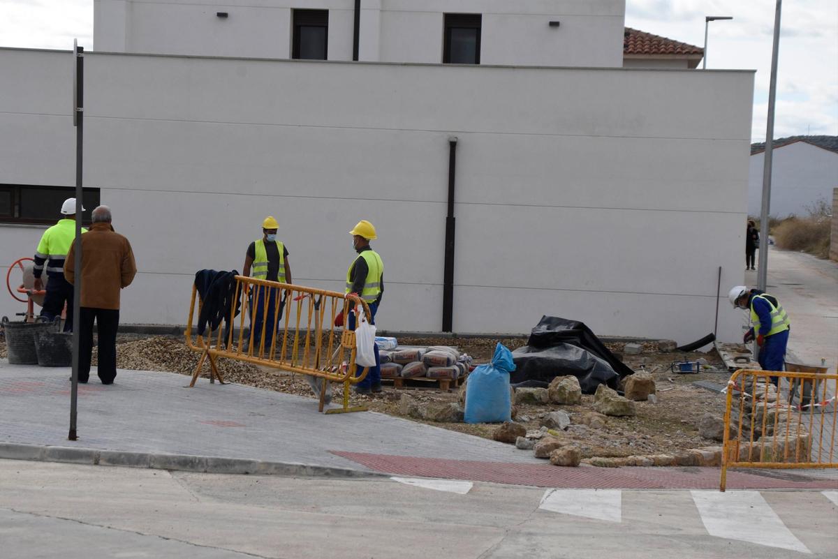 Trabajadores municipales en una de las obras recientes.