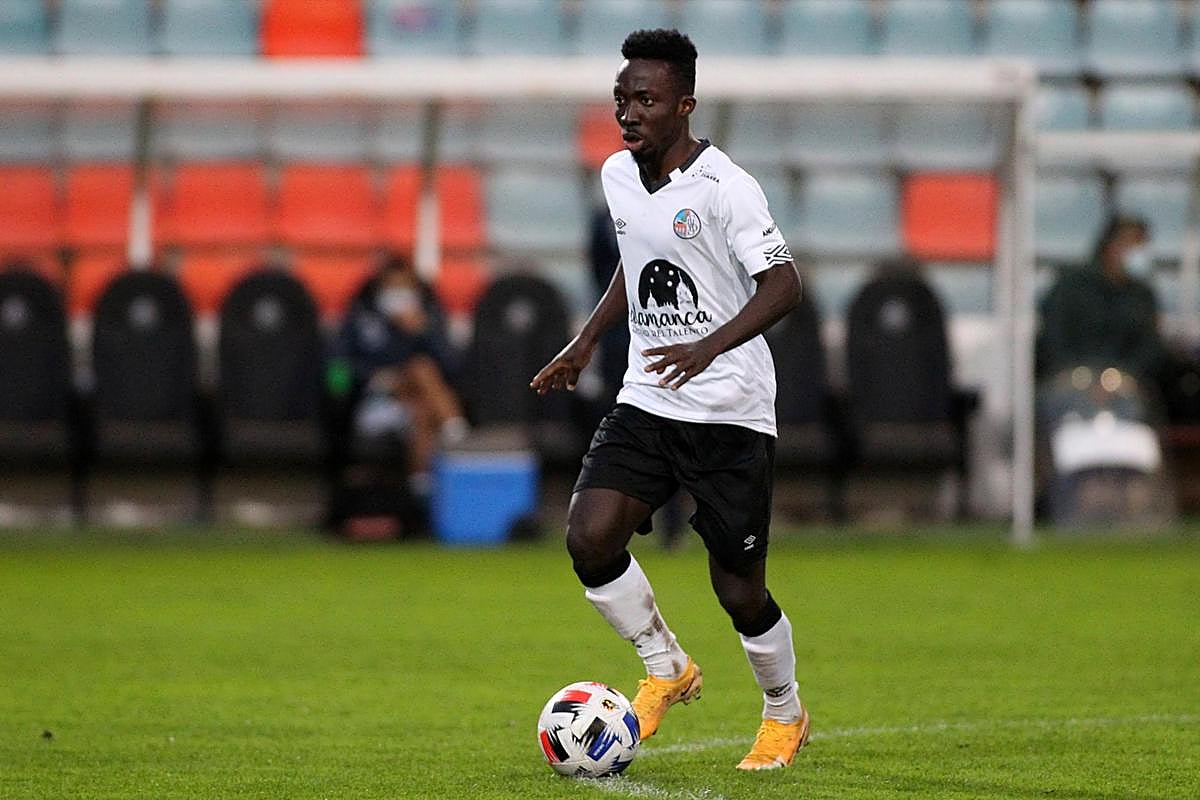 Ernest, actual jugador ghanés del conjunto del Helmántico.