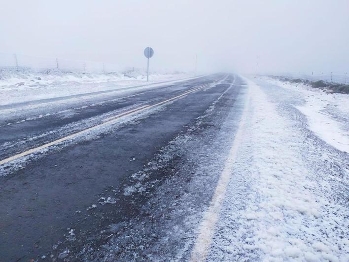 Imagen de la carretera de acceso a La Covatilla.