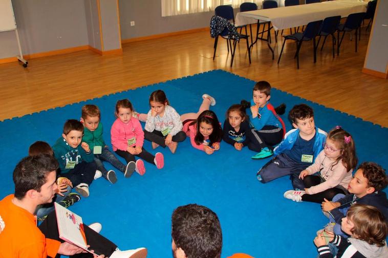 Una actividad infantil en los talleres de Villares de la Reina en anteriores ediciones.