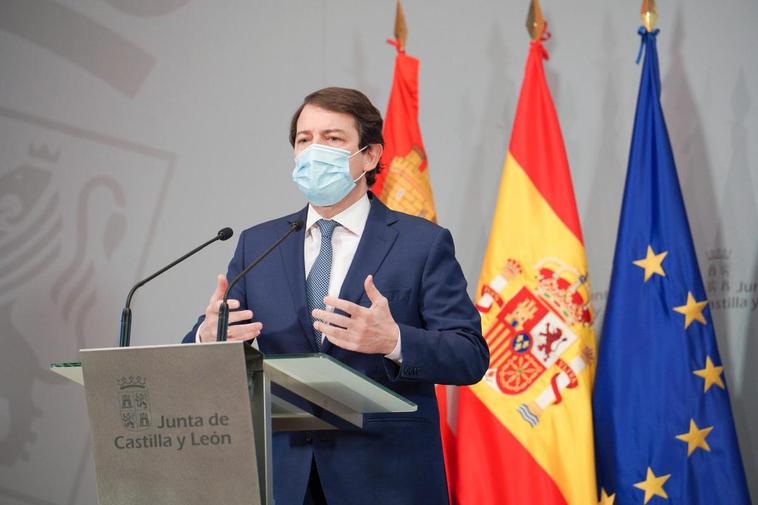 Alfonso Fernández Mañueco, durante la rueda de prensa.