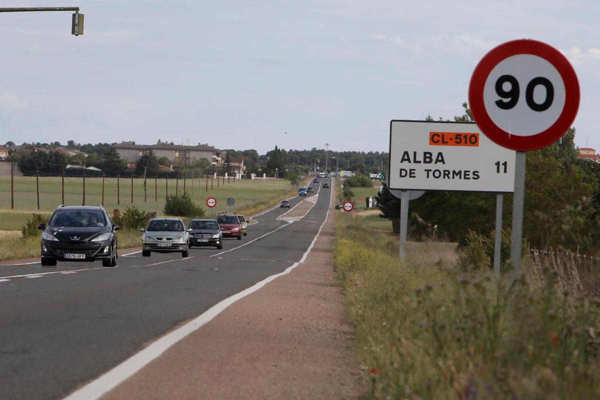 Un tramo de la CL-510 entre Salamanca y Alba de Tormes.