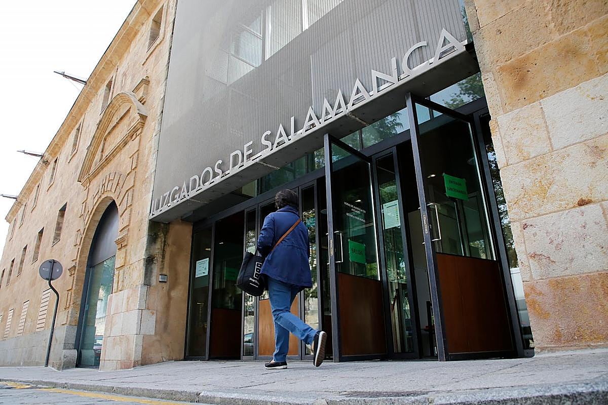 Entrada de los juzgados de Salamanca