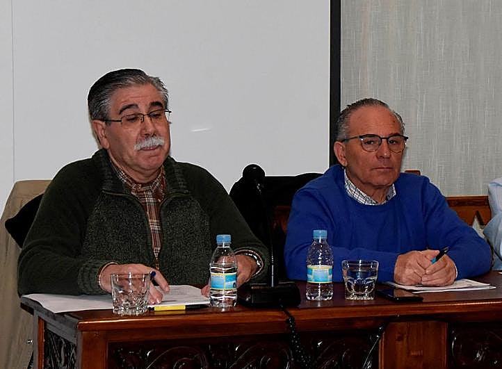 Pérez Blanco junto al edil José María Herrero, a la derecha.