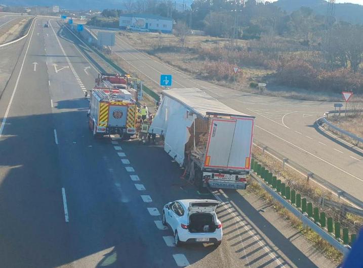 Muere un camionero tras chocar contra el guardarraíl en la A-66, en Cabeza de Béjar