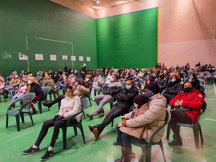 Espectadores en una actividad celebrada en el pabellón.