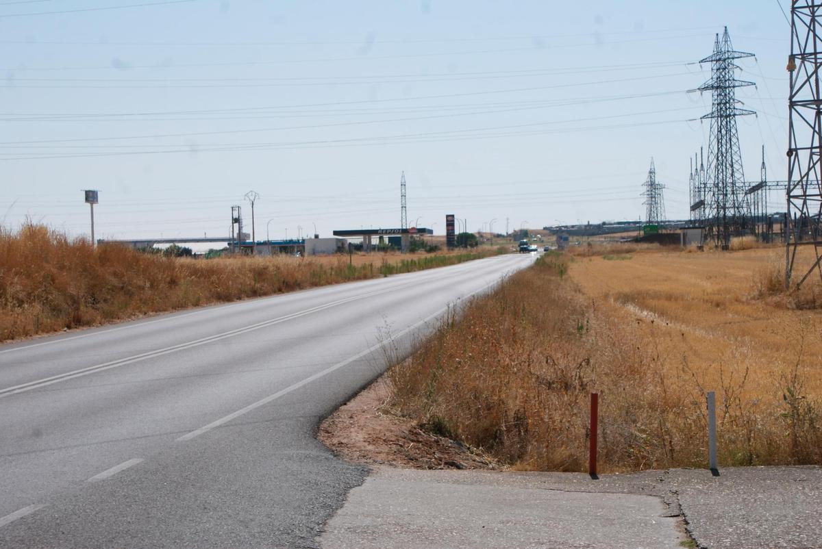 El carril bici discurrirá por el margen izquierdo de la carretera.