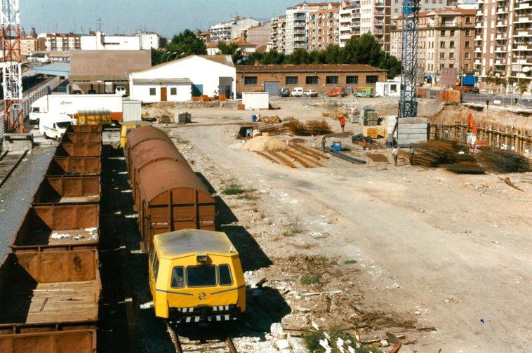 Terrenos de Renfe en 1997 donde ahora se ubica el aparcamiento de Vialia.