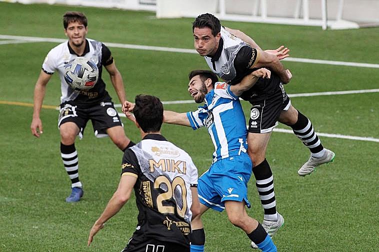 Ramiro Mayor, defensa central del Unionistas.