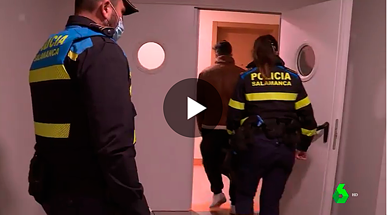 Los reporteros de laSexta acompañan a la Policía local en una de sus patrullas